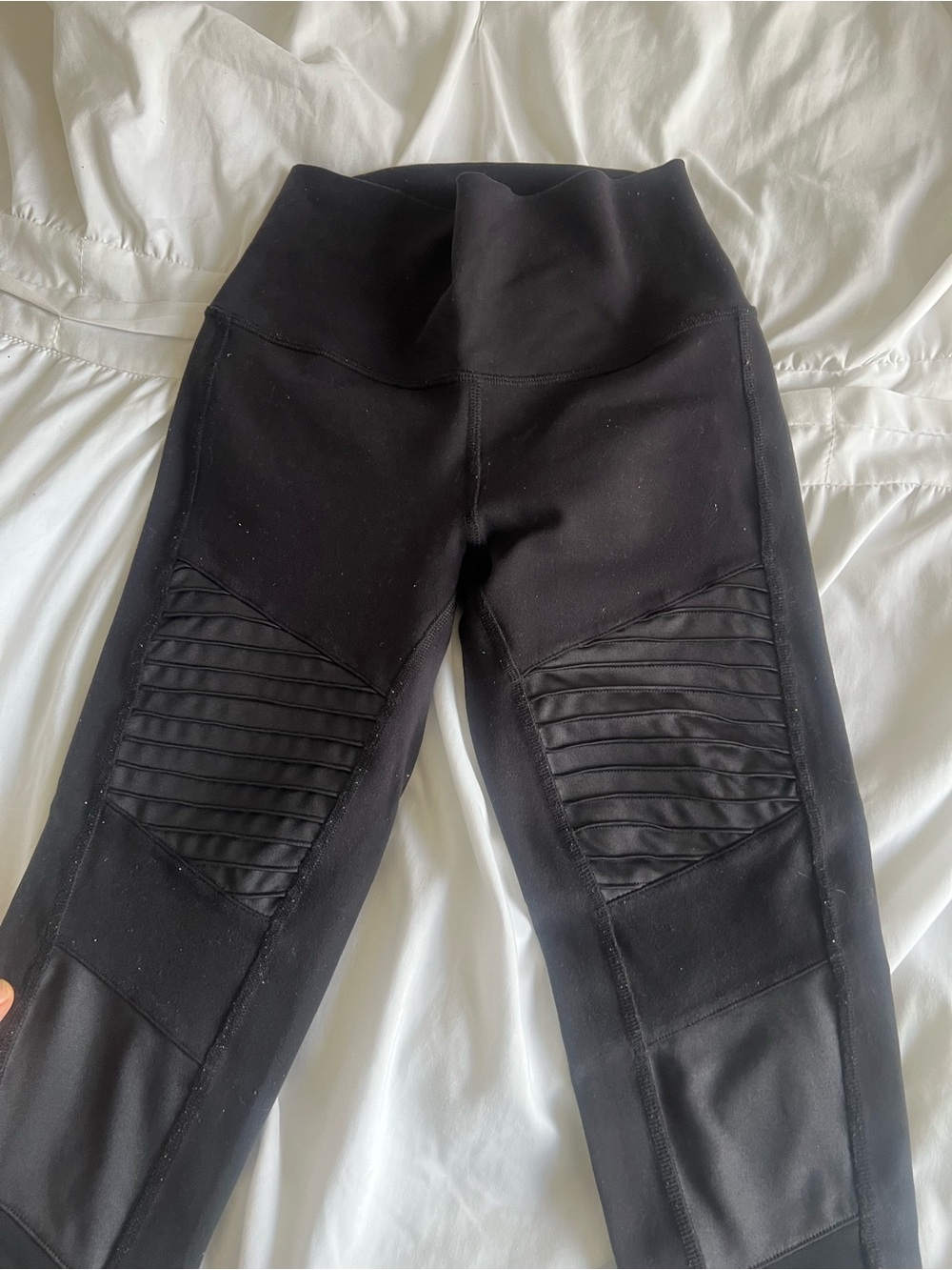 ALO Yoga Black Leggings - Picture 7 of 8